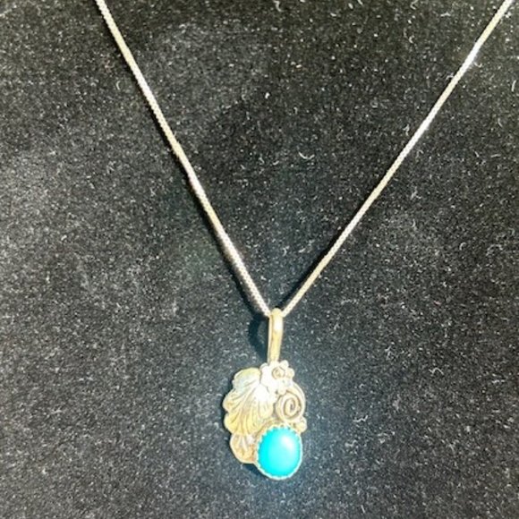 925 Sterling Silver Etched Leaf Blue Stone Pendant NECKLACE - Picture 4 of 8